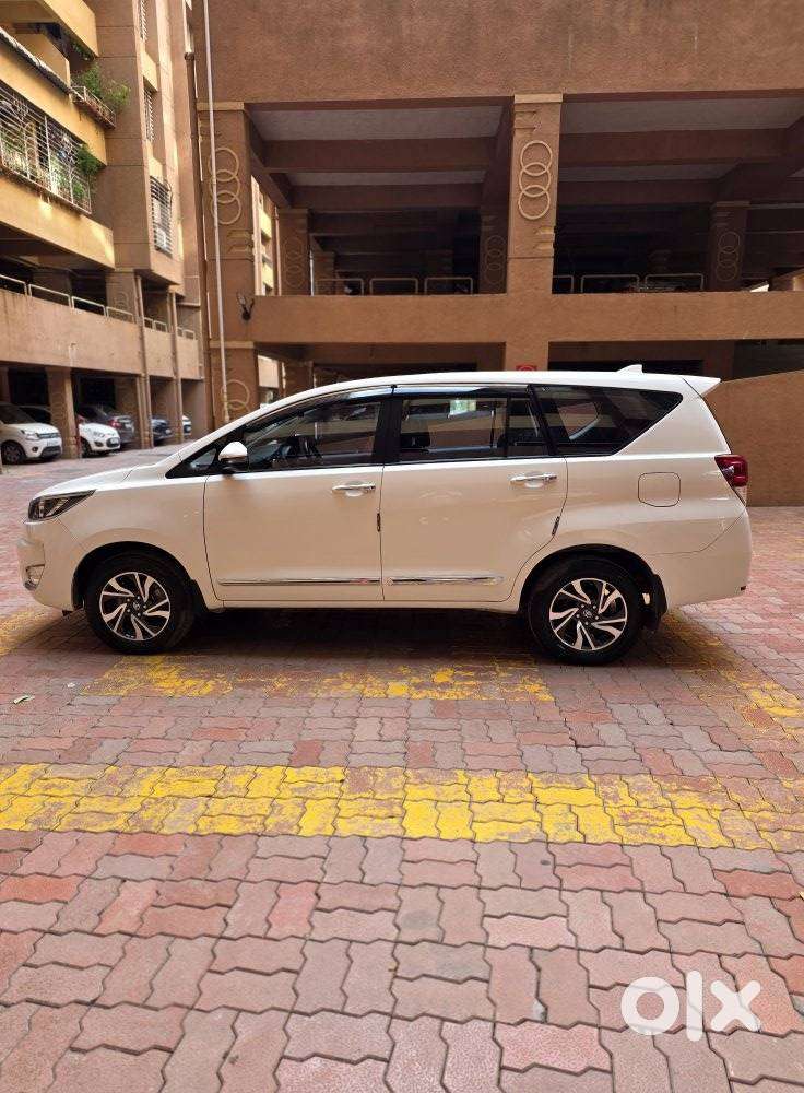 Toyota Innova Crysta [2020-ongoing] 2.4 Gx 7 Str, 2025, Diesel