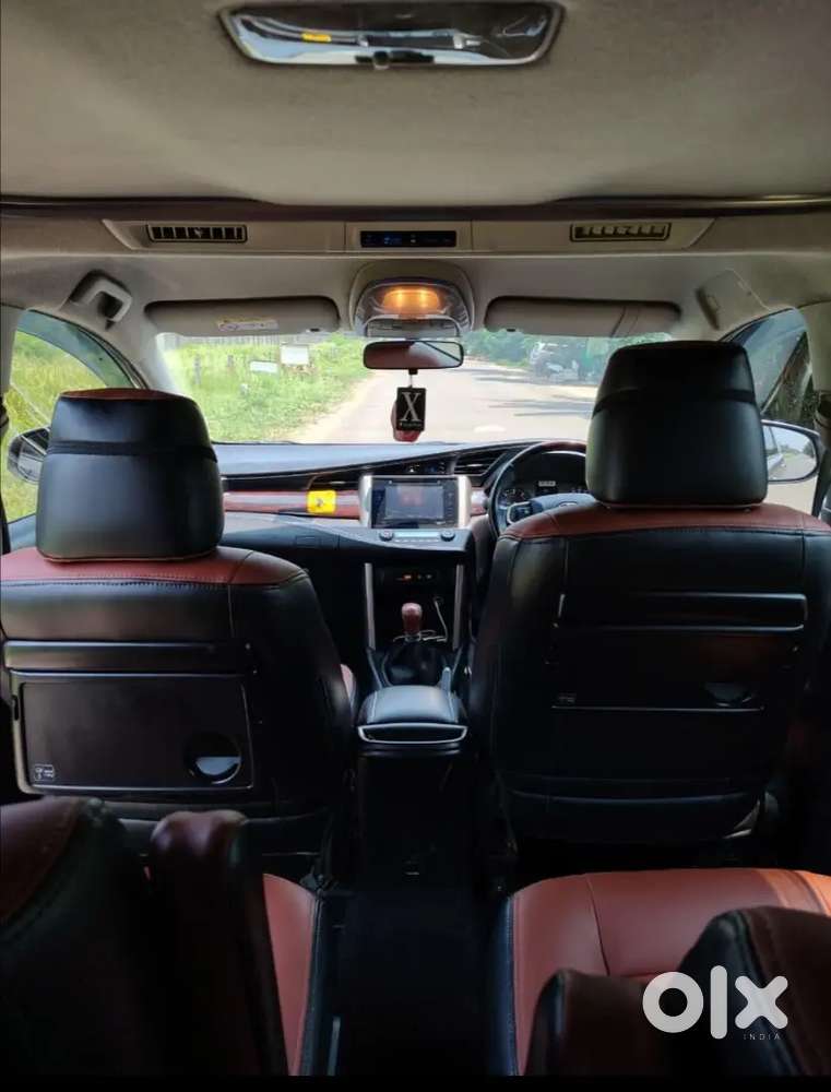 2017 Toyota Innova Crysta V 7 Str Manual