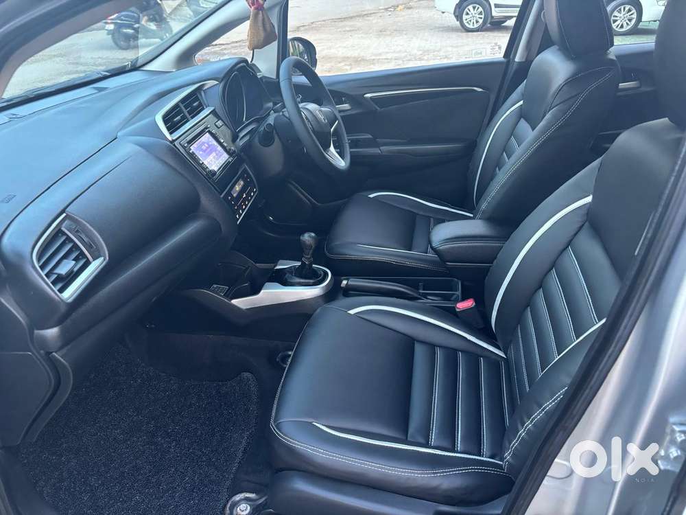 Honda Jazz V Mt Privilege, 2017, Petrol