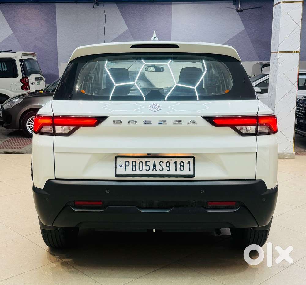 Maruti Suzuki Brezza Vxi At, 2024, Petrol