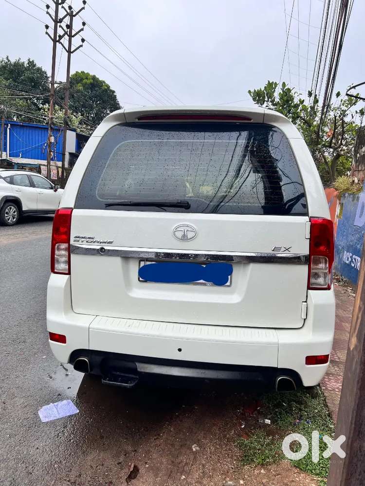 Tata Safari Storme 2016