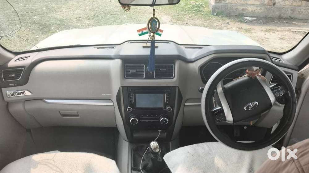 Mahindra Scorpio S10 22 Mhawk White Color With 5 Year Engine Warranty