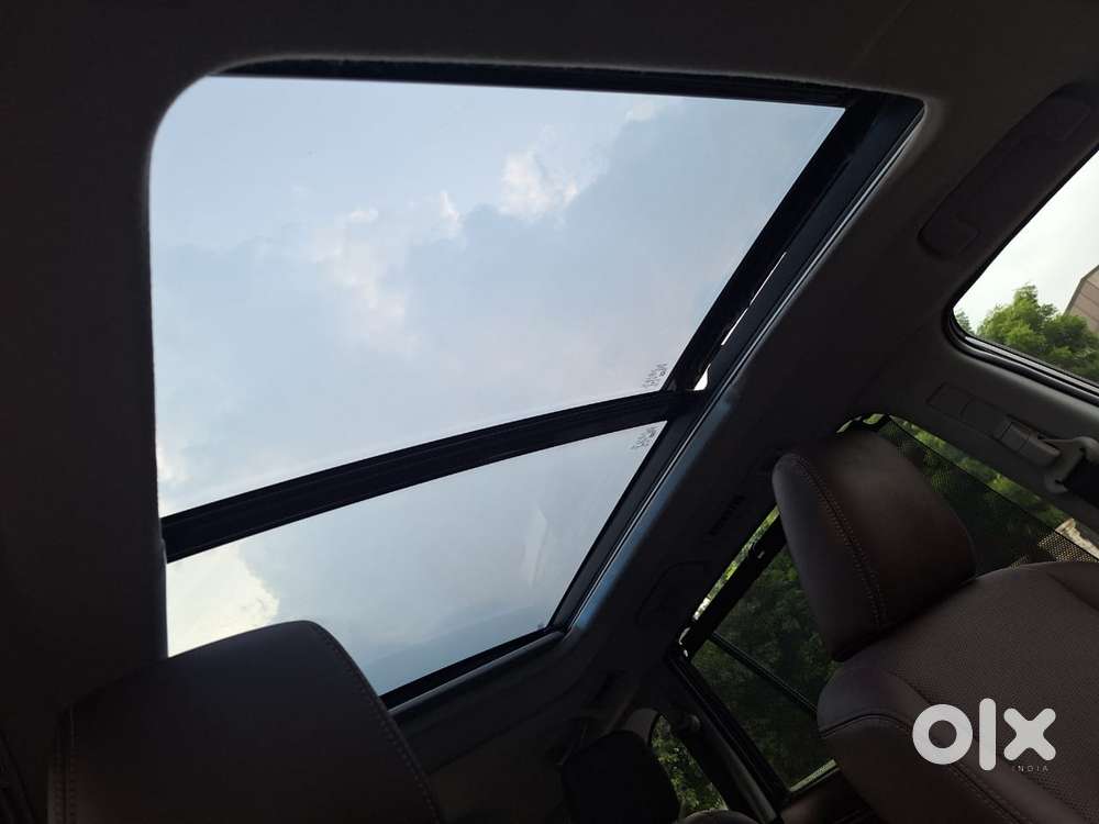 Toyota Innova Hycross 2.0 Zx (o) Hybrid 7 Str, 2023, Petrol