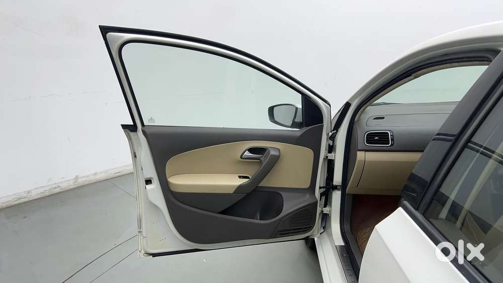 Volkswagen Vento 1.2 Tsi Highline At, 2016, Petrol
