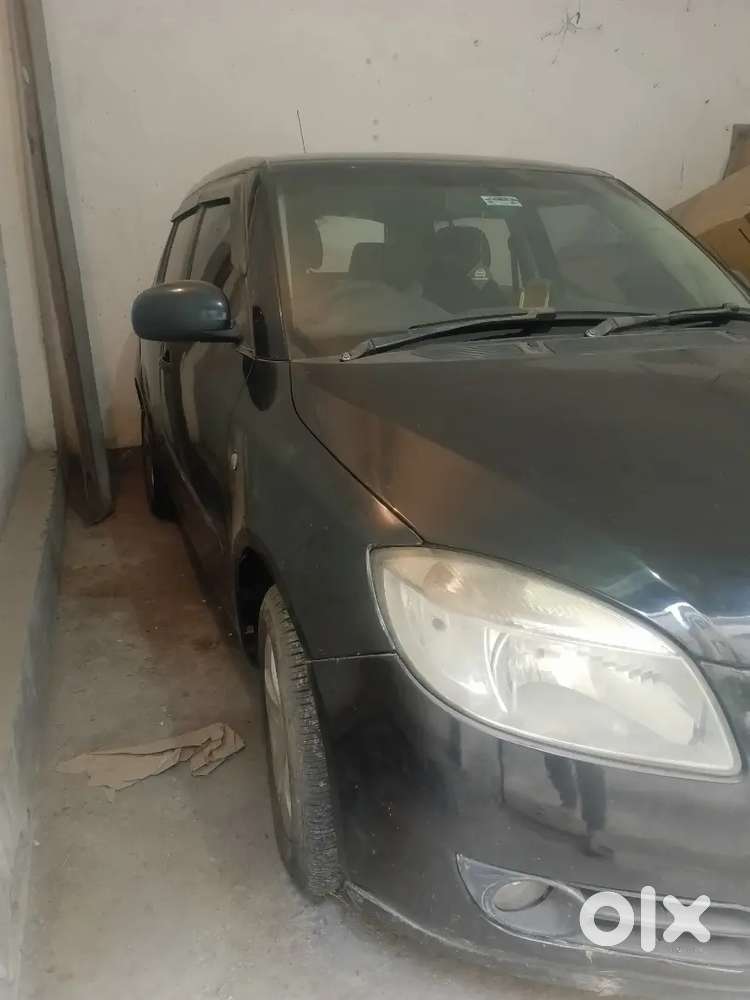 Skoda Fabia 2010 Petrol 70000 Km Driven