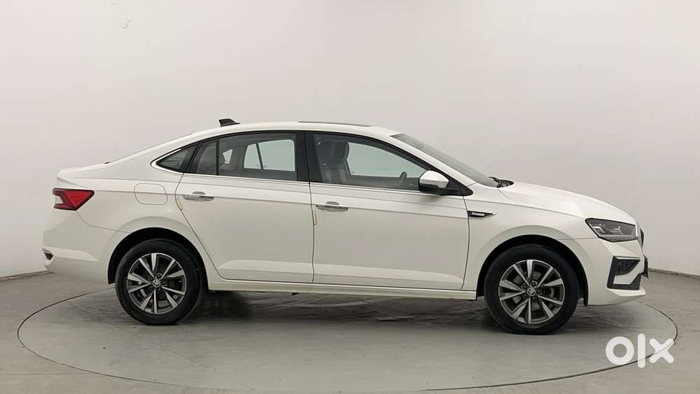 Skoda Slavia Style 1.0l Tsi At, 2023, Petrol