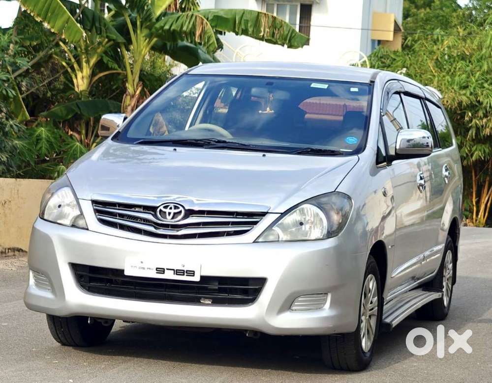 Toyota Innova 2.5 G (diesel) 8 Seater, 2011, Diesel