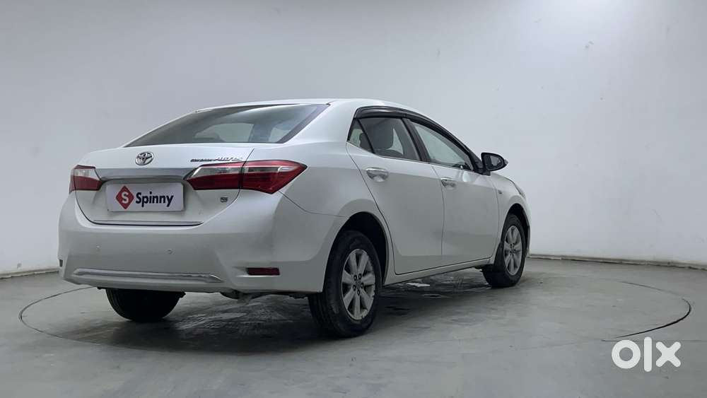 Toyota Corolla Altis G At, 2015, Petrol