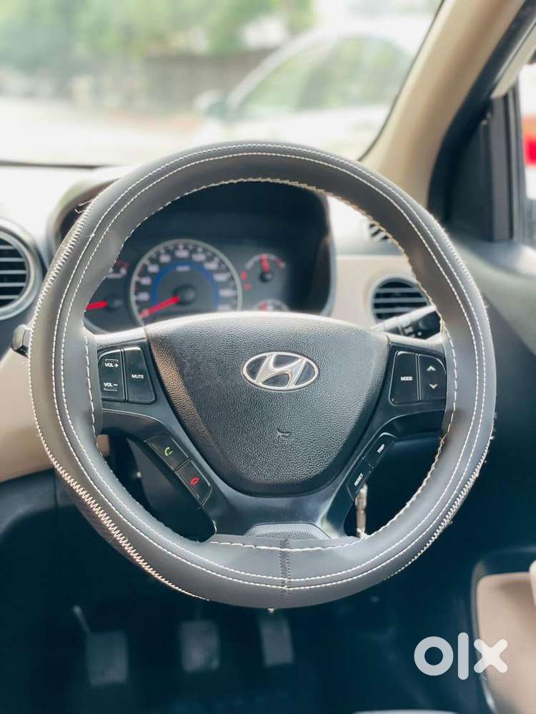 Hyundai Grand I10 2015 Diesel 80000 Km Driven