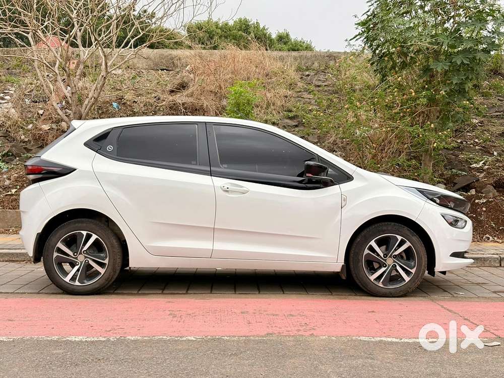 Tata Altroz 2024 Icng (1st Owner) White