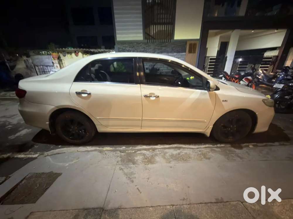 Toyota Corolla Altis 2012