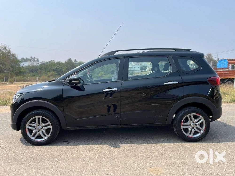 Renault Triber Rxz, 2023, Petrol