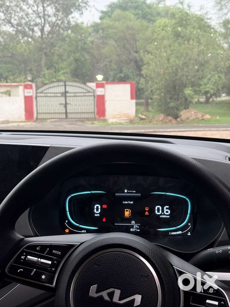 Kia Carens Petrol Manual 2025