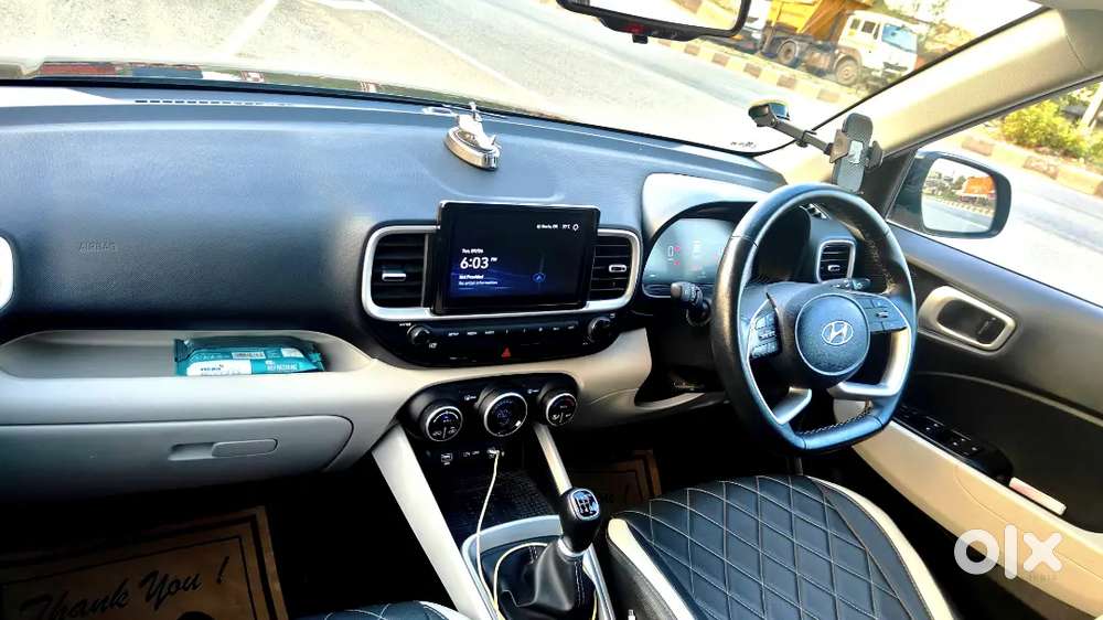 Hyundai Venue 2024 Petrol Well Maintained