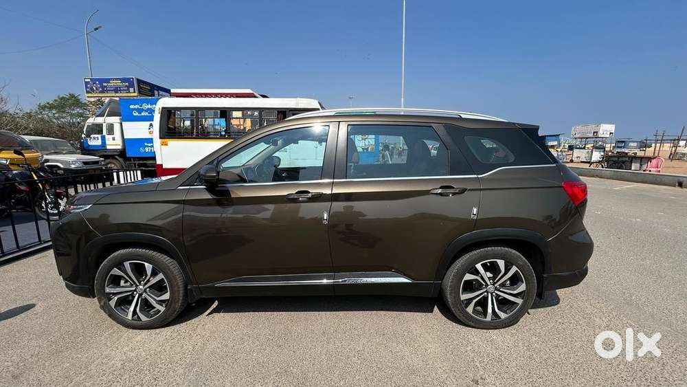 Mg Hector Plus 2023 Cng & Hybrids 23000 Km Driven