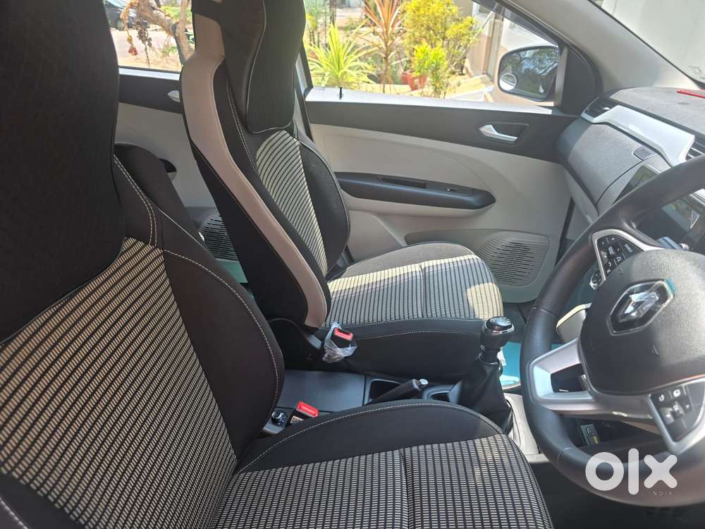 Renault Triber Rxz, 2025, Petrol