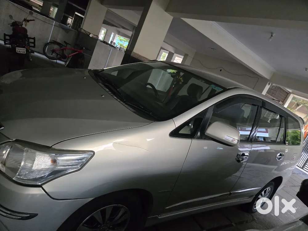 Toyota Innova 2015