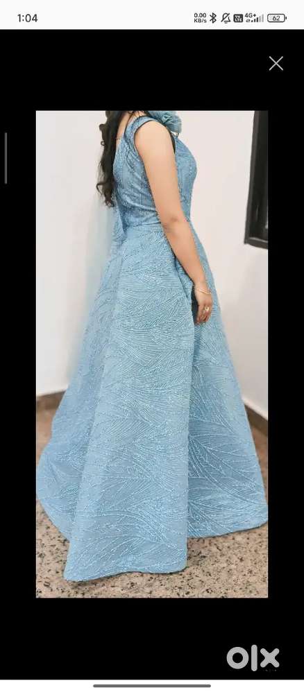 A beautiful party w,ear gown