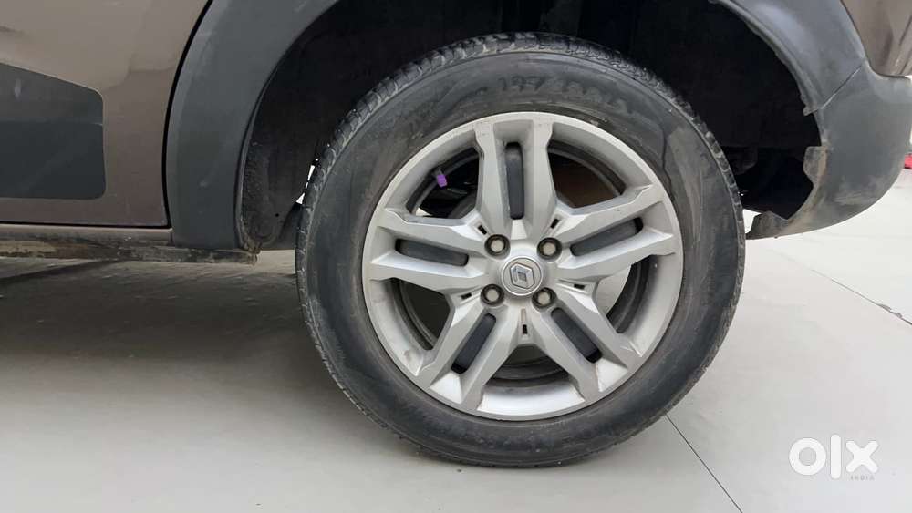Renault Triber Rxz Easy-r Amt, 2021, Petrol