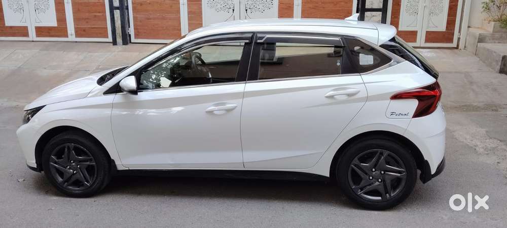 Hyundai New I20 1.2 Sportz Ivt Dual Tone, 2021, Petrol