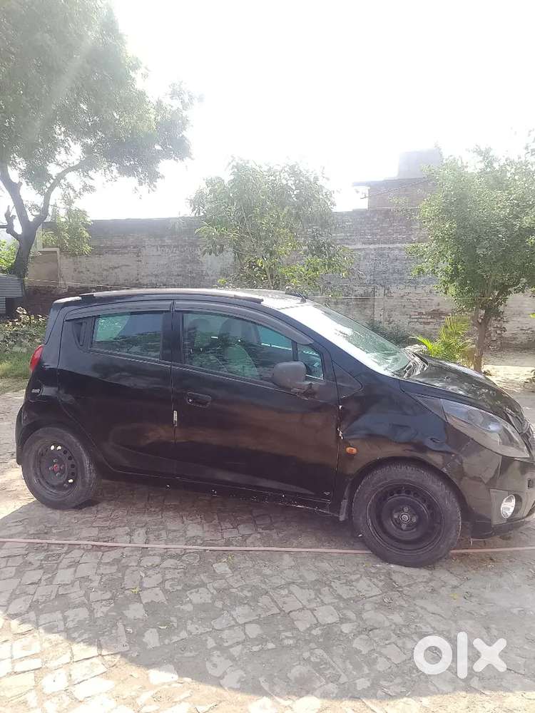 Beat Car Go To Right