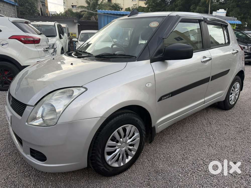 Maruti Suzuki Swift Lxi Bsiii, 2006, Petrol