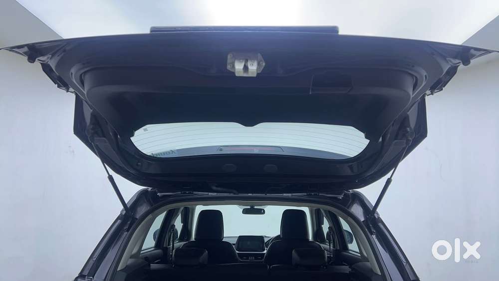 Maruti Suzuki Vitara Brezza 1.5 Zxi At, 2024, Petrol
