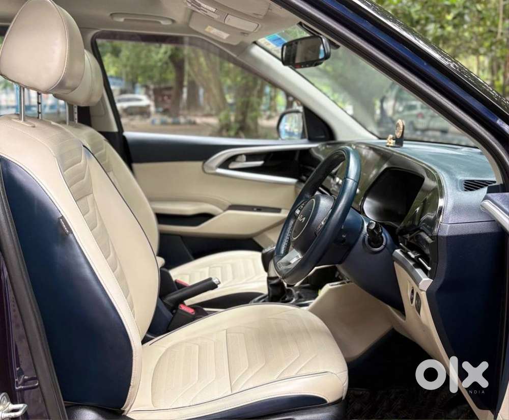 Kia Carens 1.4 Luxury 7 Str, 2022, Petrol