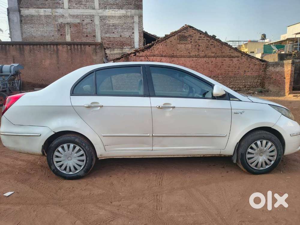 Abs With Ebd, Dual-tone Interiors, Steering-mounted Audio Controls, An