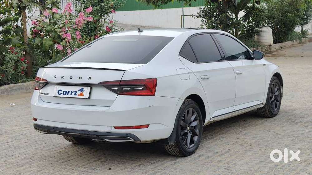 Skoda Superb 2.0 Sportline Tsi At, 2023, Petrol