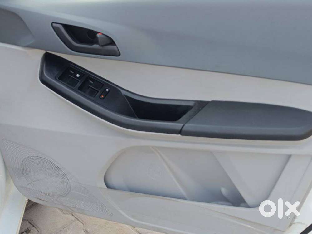 Tata Tiago 1.2 Revotron Xm, 2025, Petrol