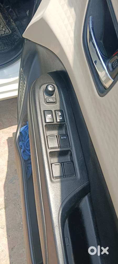 Maruti Suzuki Dzire 1.2 Vxi, 2025, Cng & Hybrids