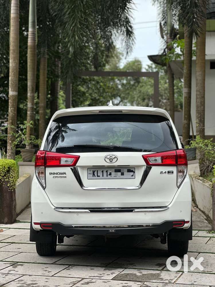 Toyota Innova Crysta 2.4 G Plus Mt 7 Str, 2019, Diesel
