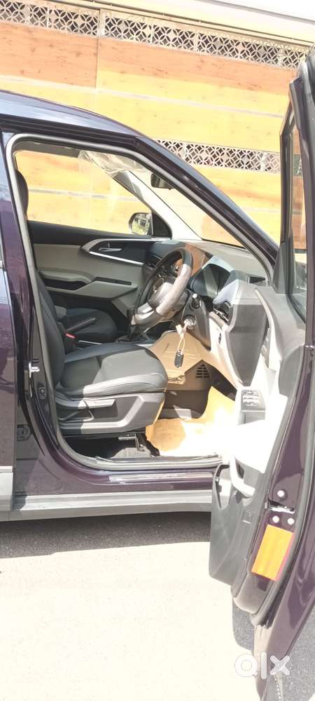 Kia Carens G 1.5 6mt Premium (o) 7-seater, 2024, Petrol