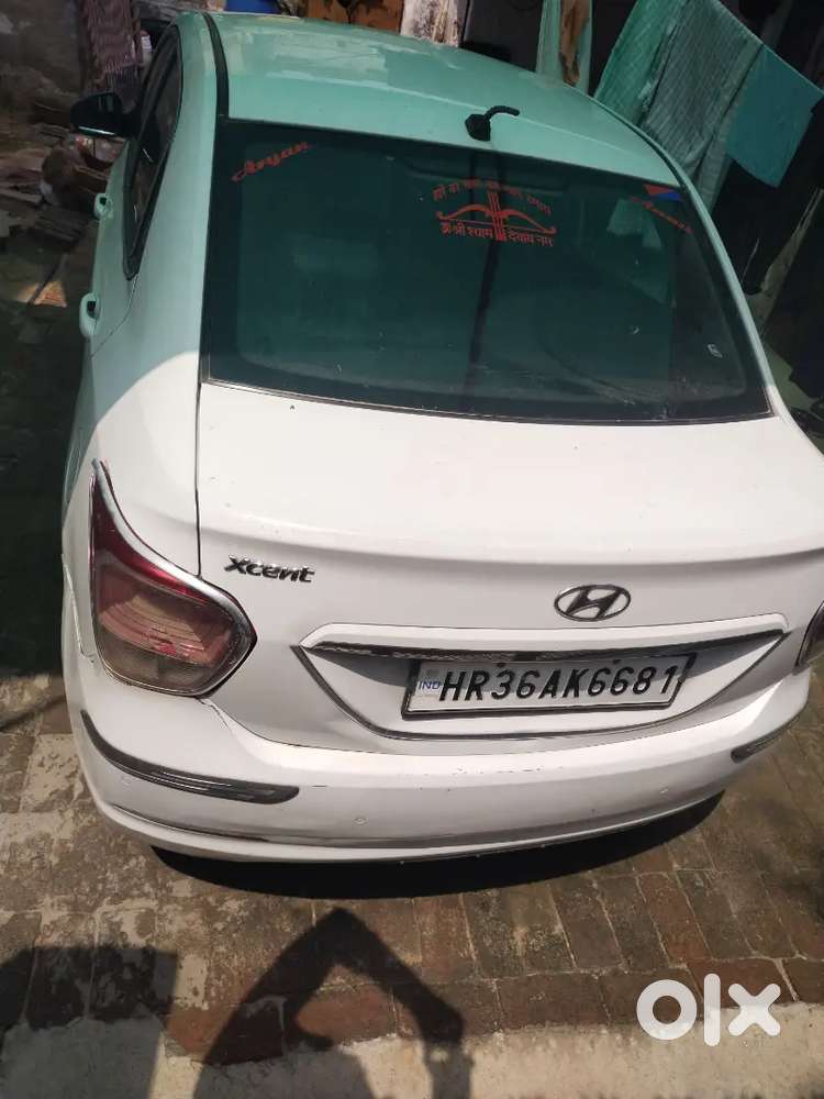 Very Good Condition Car..hyundai Xcent 2017.
