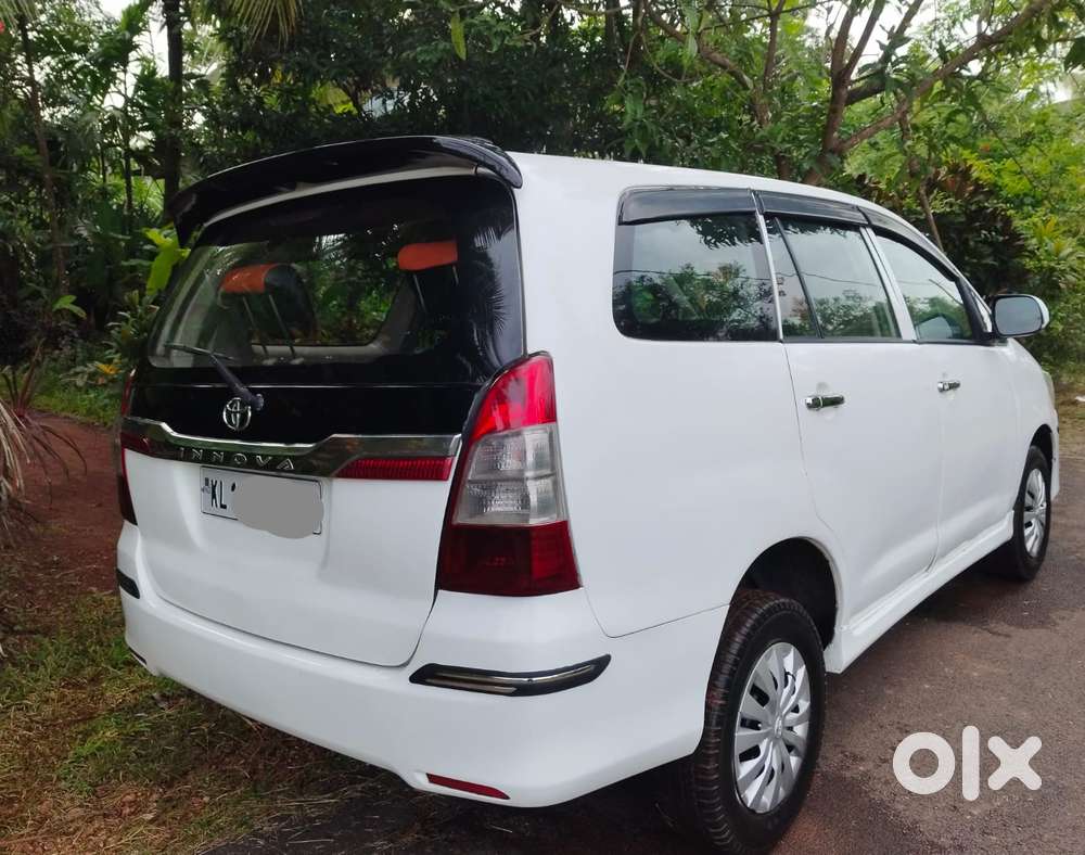 Toyota Innova 2.5 E 8 Str, 2010, Petrol