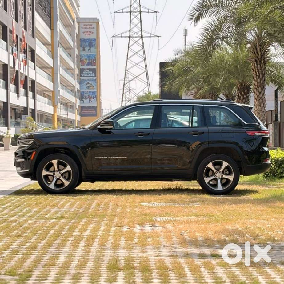 Jeep Grand Cherokee Limited (o) 4x4 At, 2023, Petrol