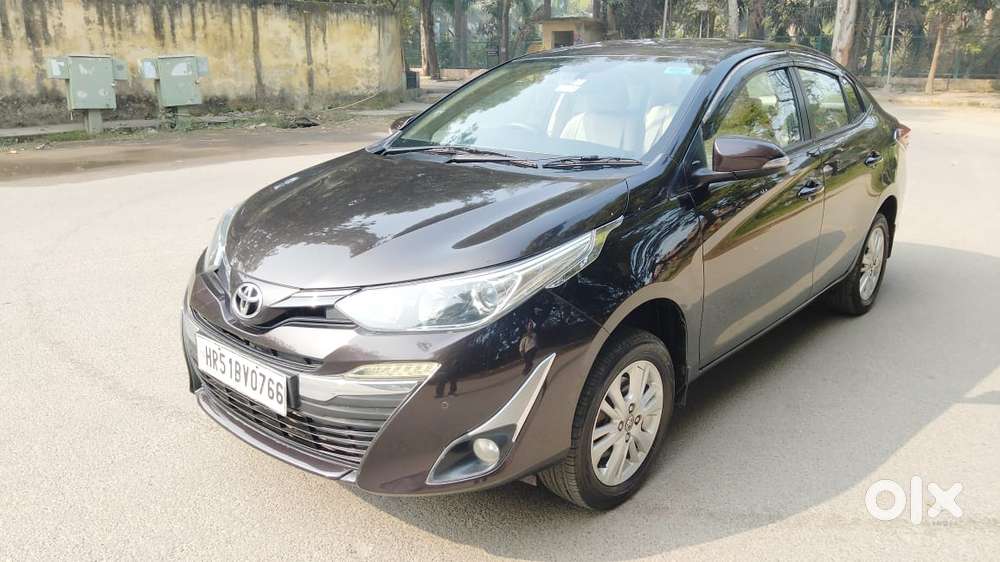 Toyota Yaris V Cvt, 2019, Petrol