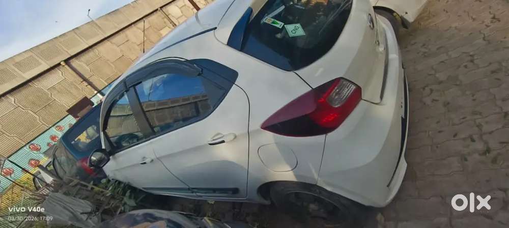 बर्रा 8 Ramgopal Chauraha Kanpur Nagar