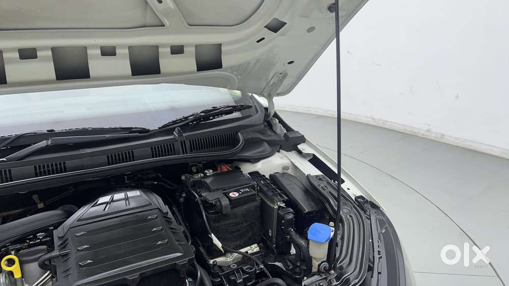 Skoda Slavia Style 1.0l Tsi At, 2023, Petrol