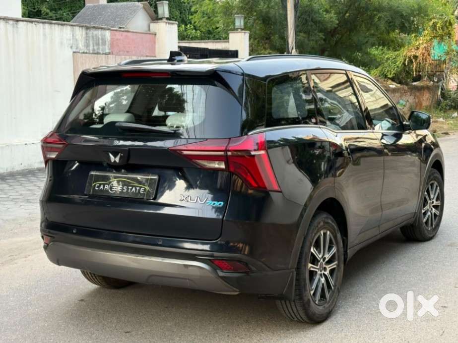 Mahindra Xuv700 2.0 Ax 7 Petrol Mt Str, 2023, Petrol