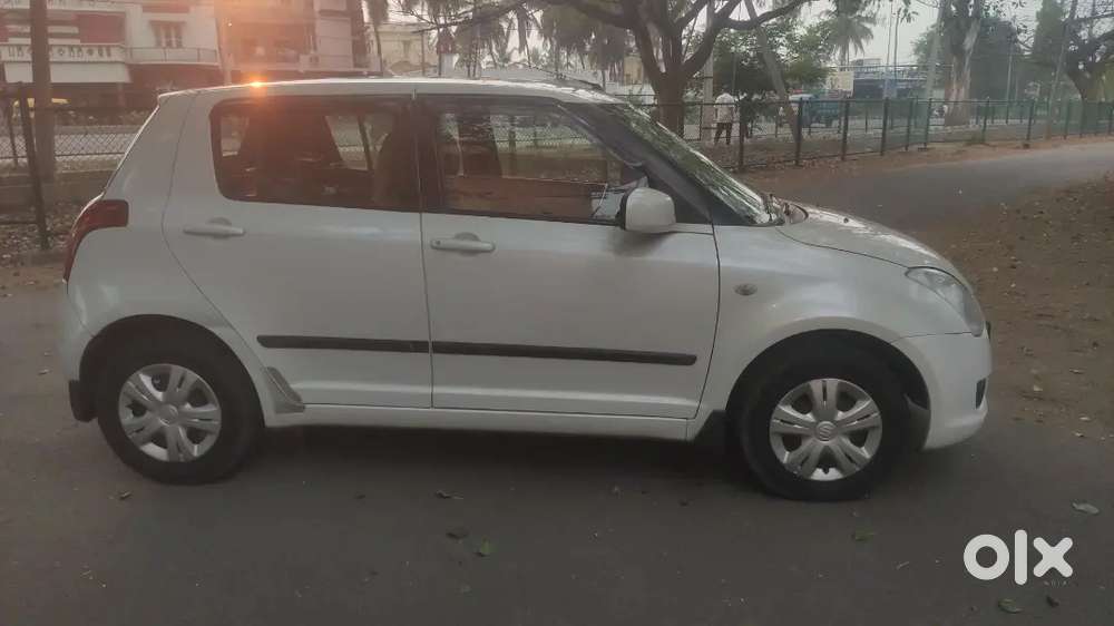 Maruti Suzuki Swift 2010 Petrol 75254 Km Driven