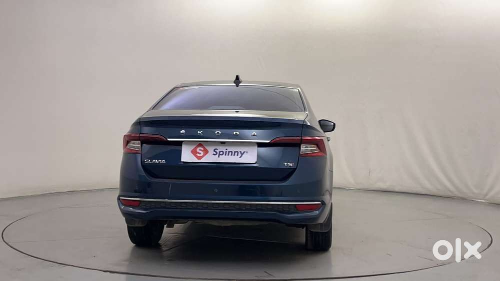 Skoda Slavia Style 1.0l Tsi Mt, 2023, Petrol