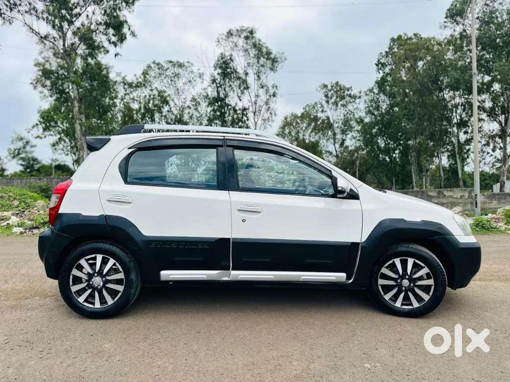 Toyota Etios Cross 2015
