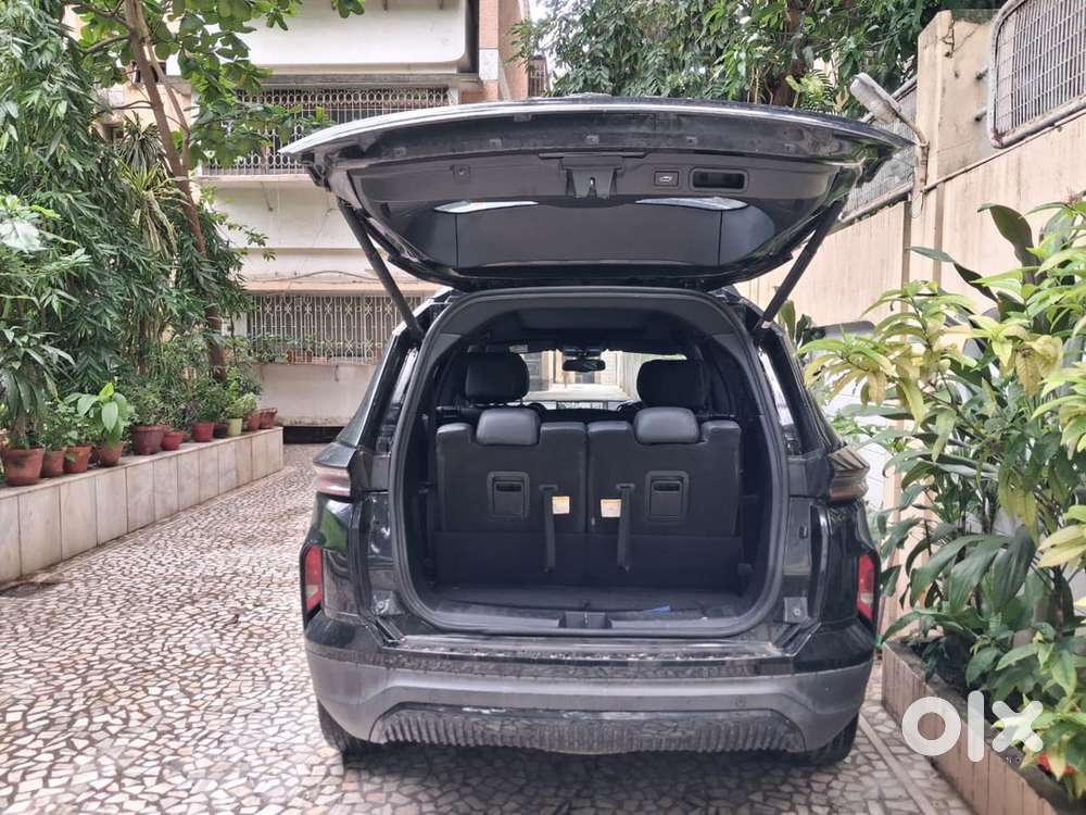 Tata Safari Accomplished + Dark Edition(at)