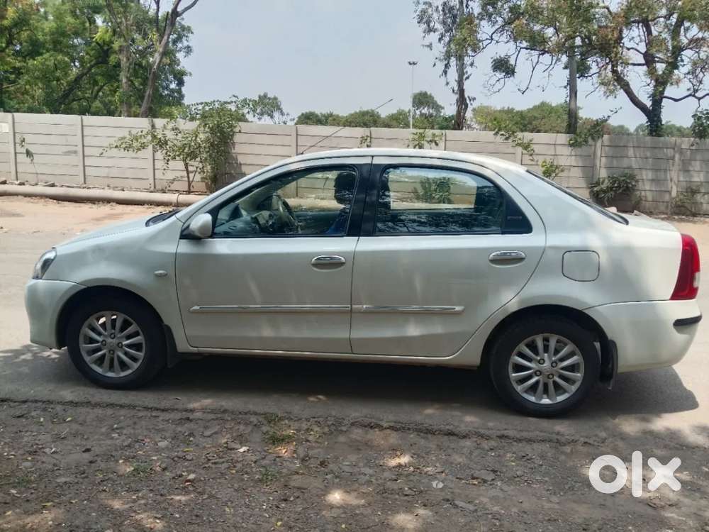 Toyota Etios 1.5 V, 2012, Petrol