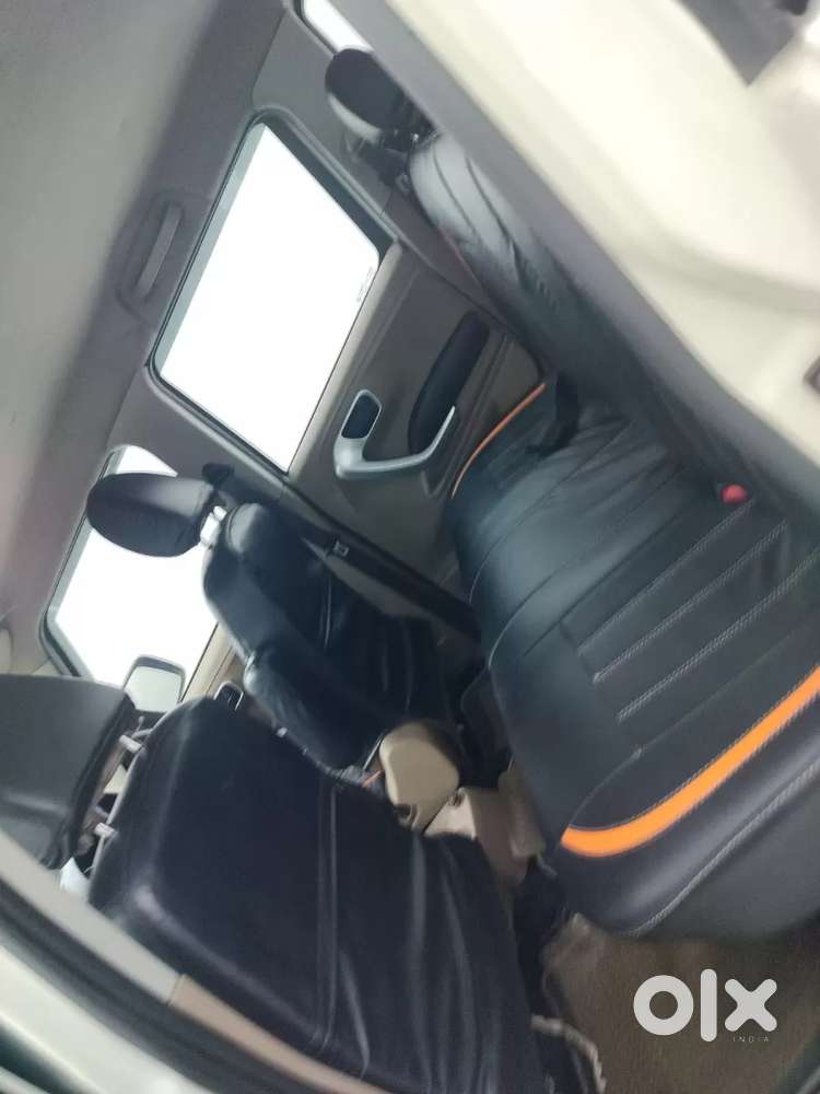 Mahindra Tuv 300 Mhawk100 T8, 2016, Diesel
