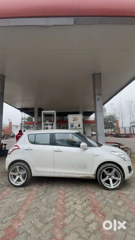 Maruti Suzuki Swift 2015 Diesel 64000 Km Driven
