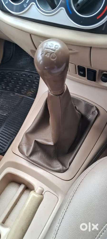 Toyota Innova Petrol 2005 Full Option