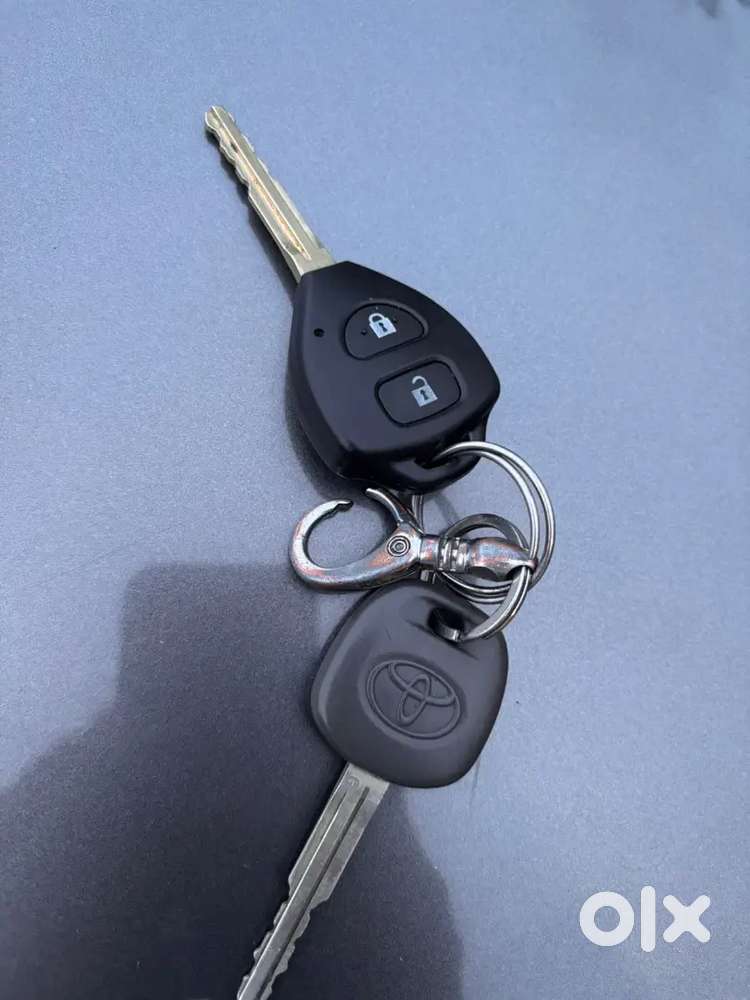 Toyota Innova 2012 Diesel 266000 Km Driven